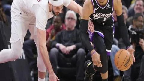 “郑钦文全力冲刺澳网第二轮对决”